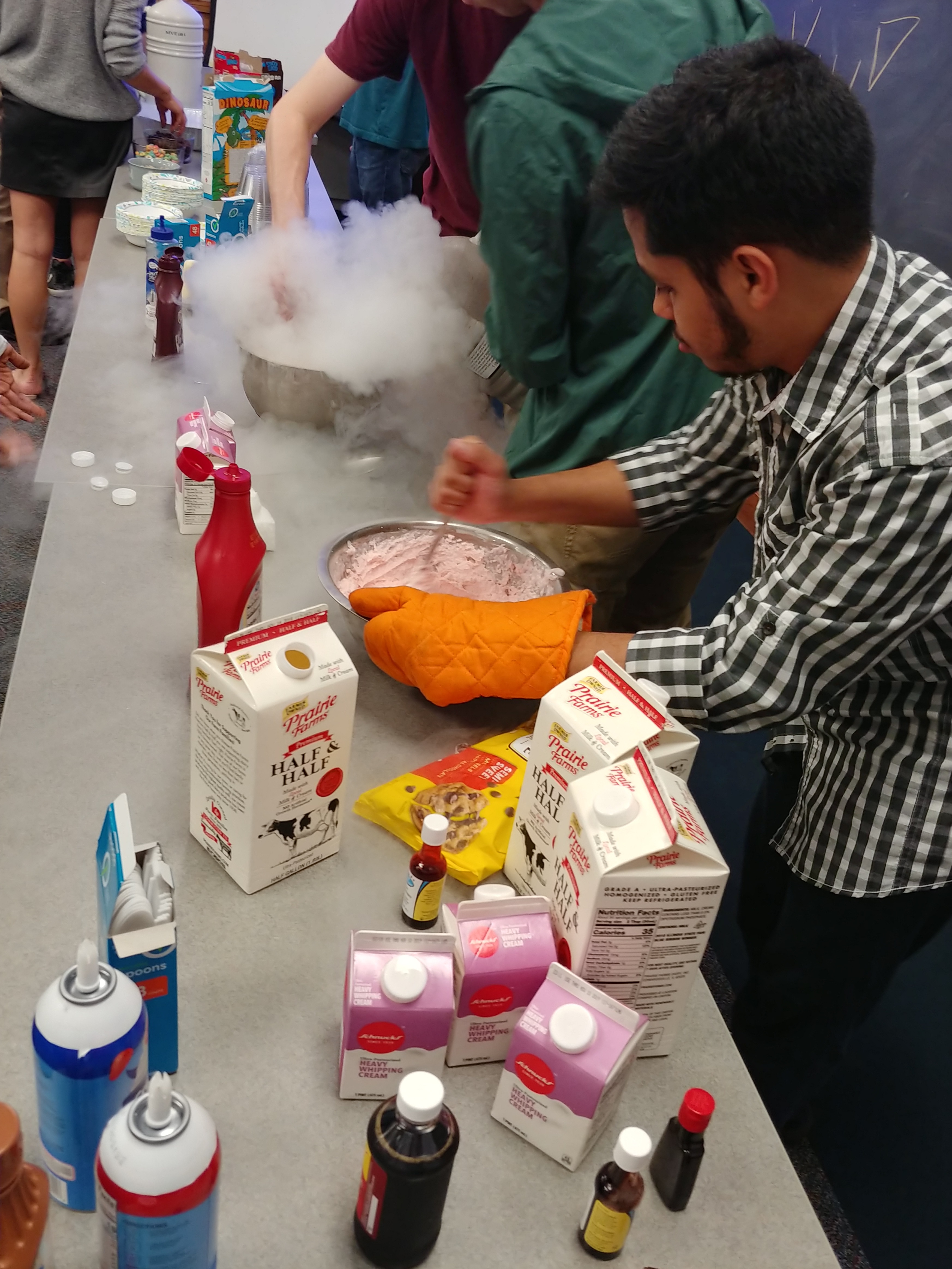 Preparing liquid nitrogen ice cream