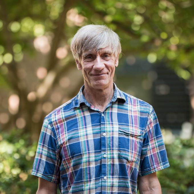 Headshot of Anders E. Carlsson