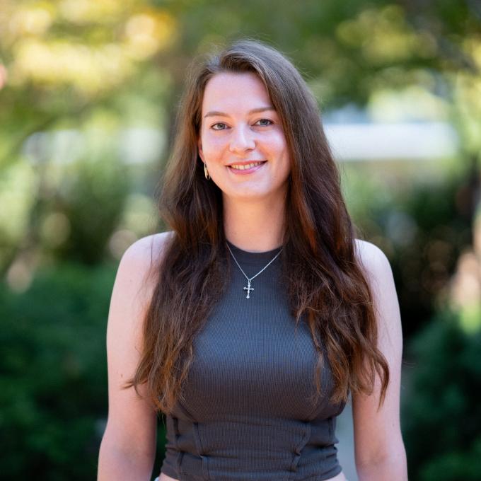 Headshot of Alena Lobanova