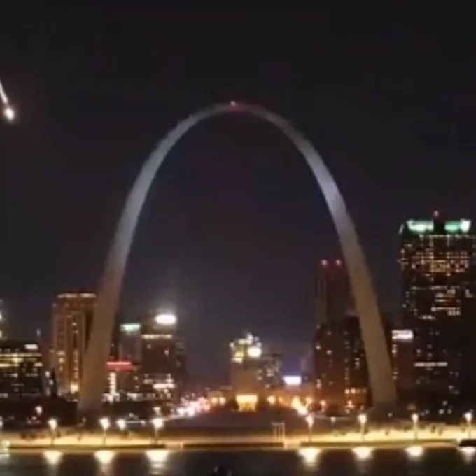 Meteorite streaking across the St. Louis skyline
